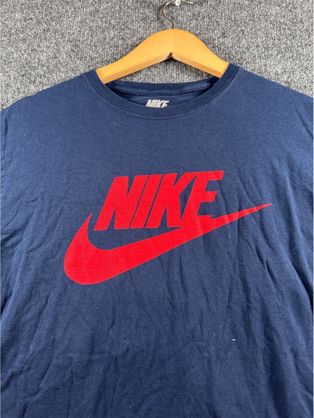 Nike Men's M Navy Blue Red Swoosh Logo Graphic T-Shirt Short Sleeve